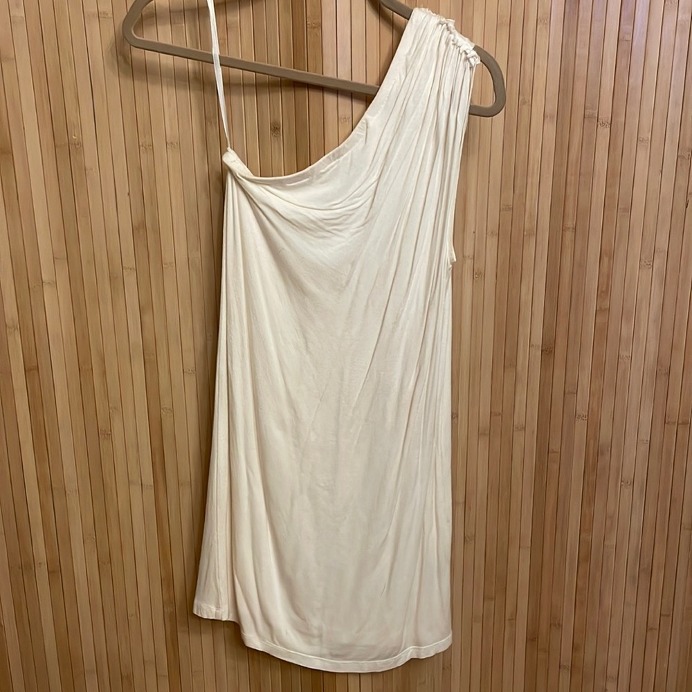 One shoulder dress